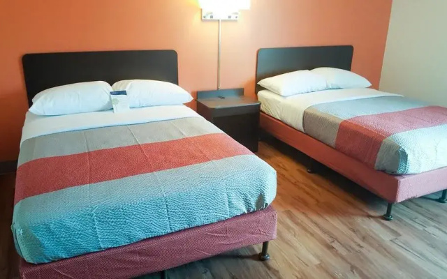 photo 3 of Motel 6 Maryland Heights, MO