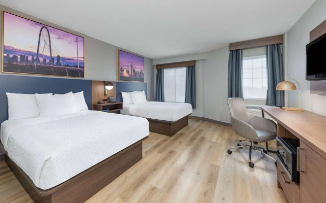photo 4 of La Quinta Inn & Suites by Wyndham Dallas DFW Airport North
