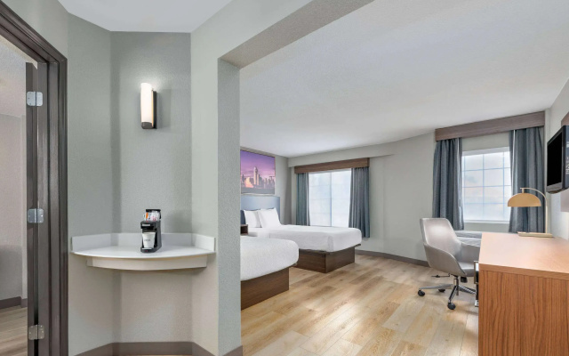 photo 5 of La Quinta Inn & Suites by Wyndham Dallas DFW Airport North