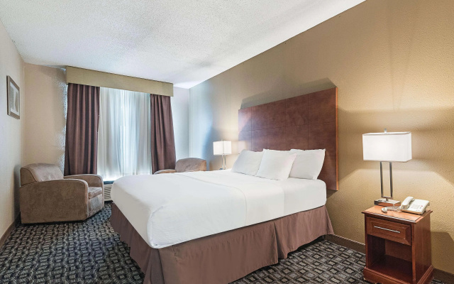 photo 2 of MainStay Suites Decatur River City