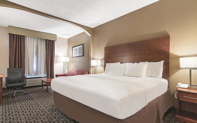 photo 4 of MainStay Suites Decatur River City
