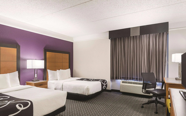 photo 3 of La Quinta Inn & Suites by Wyndham Univ Area Chapel Hill