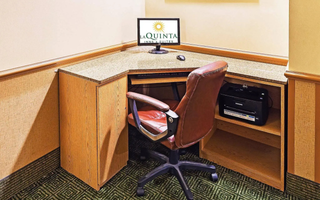 photo 5 of La Quinta Inn & Suites by Wyndham Houston Galleria Area