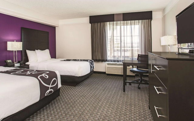 photo 5 of La Quinta Inn & Suites by Wyndham Las Vegas Summerlin Tech