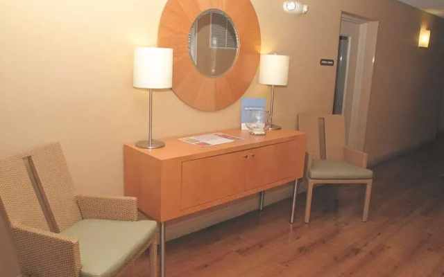 photo 3 of La Quinta Inn And Suites Naples Downtown