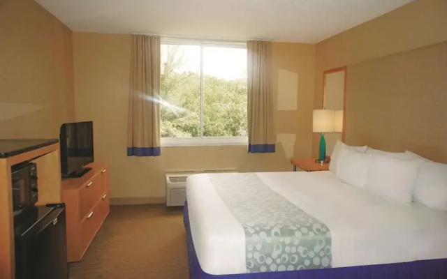 photo 4 of La Quinta Inn And Suites Naples Downtown