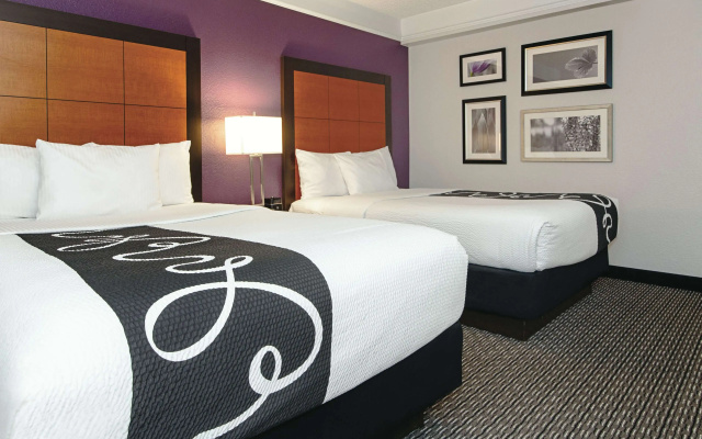 photo 3 of La Quinta Inn & Suites by Wyndham Ontario Airport