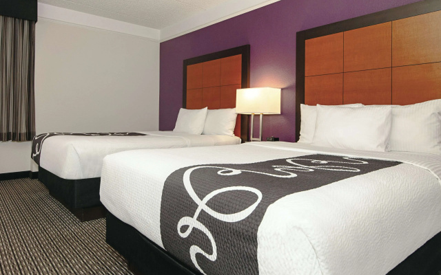 photo 5 of La Quinta Inn & Suites by Wyndham Ontario Airport