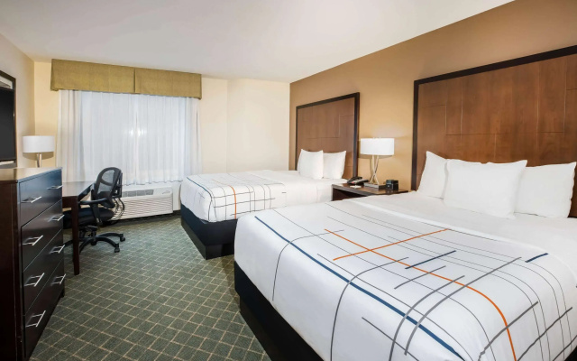 photo 5 of La Quinta Inn & Suites by Wyndham Portland Airport