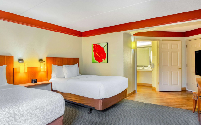 photo 5 of La Quinta Inn & Suites by Wyndham Raleigh Crabtree