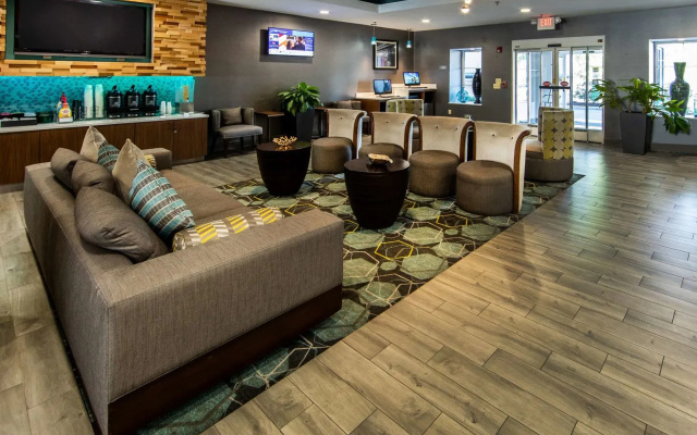 photo 2 of Best Western Plus Duluth / Sugarloaf