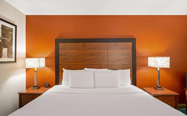photo 3 of La Quinta Inn by Wyndham Auburn Worcester