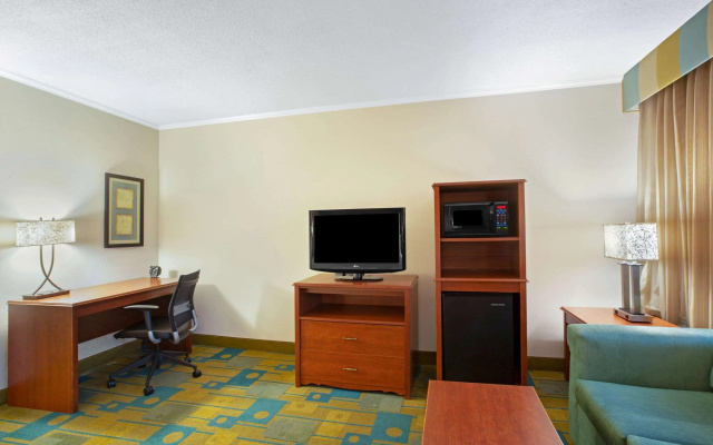 photo 4 of La Quinta Inn by Wyndham Auburn Worcester