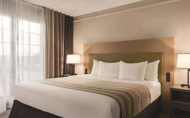 photo 4 of Country Inn & Suites by Radisson, Hoffman Estates, IL
