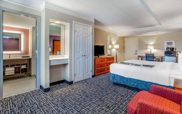 photo 5 of La Quinta Inn Chicago Ohare Airport