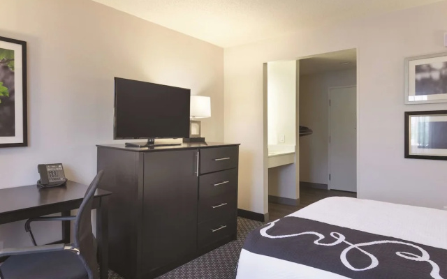 photo 4 of La Quinta Inn Cleveland Airport North