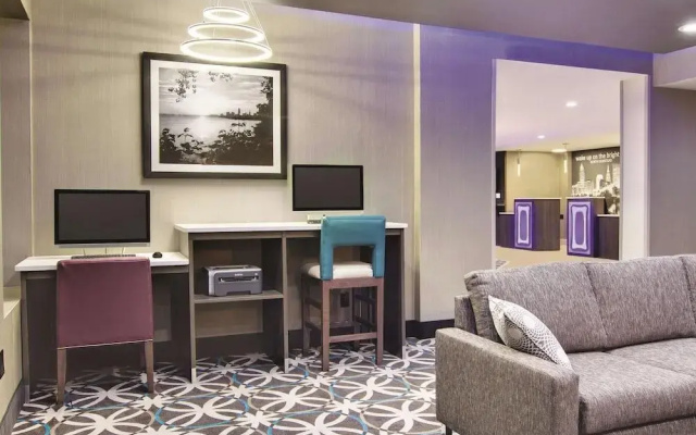 photo 5 of La Quinta Inn & Suites By Wyndham Cleveland Airport West