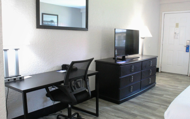 photo 4 of La Quinta Inn by Wyndham Cocoa Beach-Port Canaveral