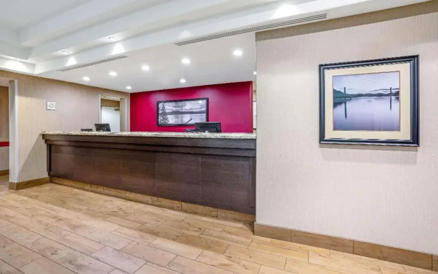 photo 2 of La Quinta Inn And Suites Coeur D'Alene