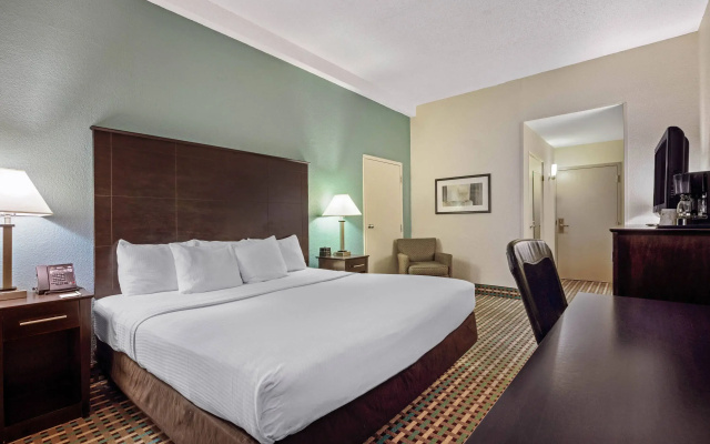 photo 4 of La Quinta Inn Columbia Se / Fort Jackson