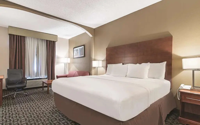 photo 3 of MainStay Suites Decatur River City