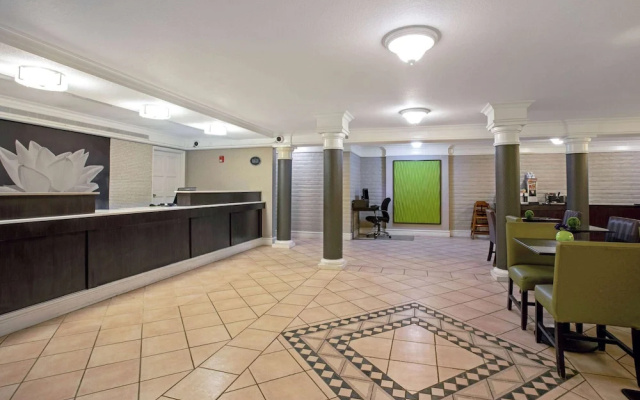 photo 2 of La Quinta Inn Denver Golden
