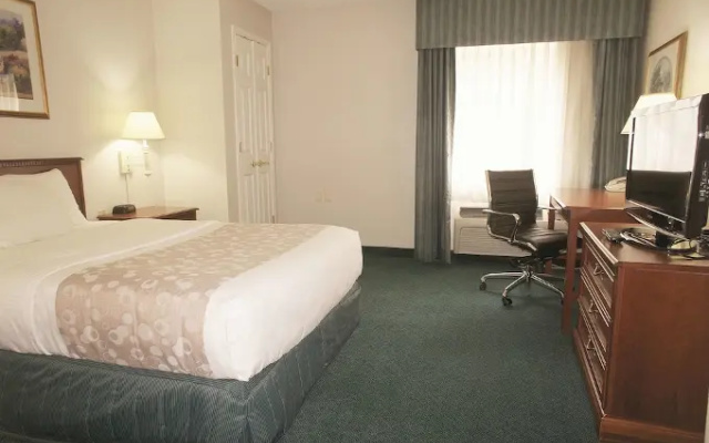photo 2 of La Quinta Inn Detroit Canton 1022