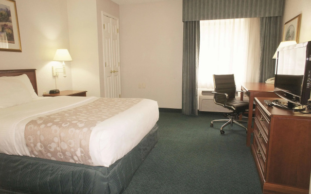 photo 3 of La Quinta Inn by Wyndham Detroit Canton