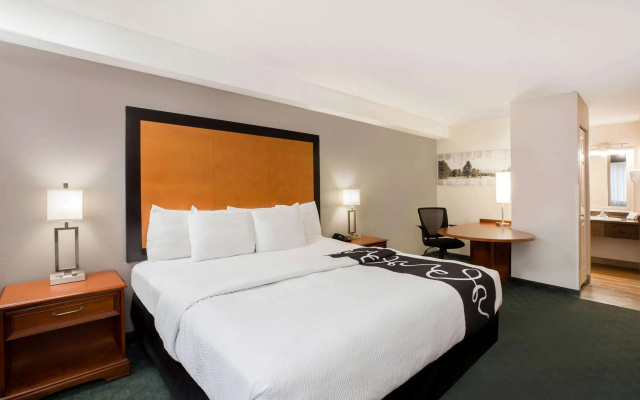photo 2 of La Quinta Inn by Wyndham Everett