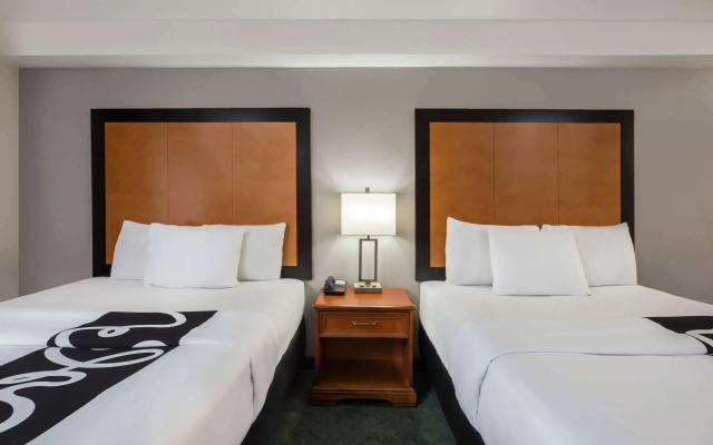 photo 5 of La Quinta Inn by Wyndham Everett