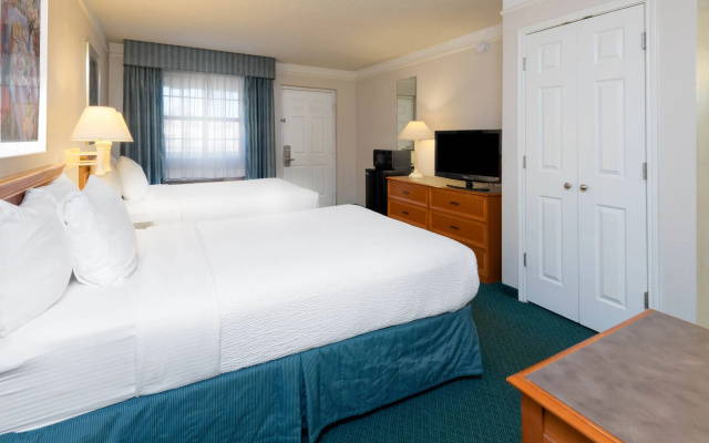 photo 4 of La Quinta Inn Farmington