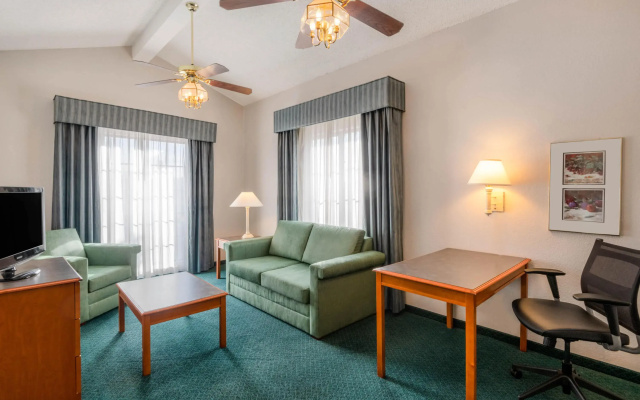photo 5 of La Quinta Inn Farmington