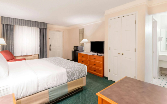 photo 5 of La Quinta Inn by Wyndham Farmington
