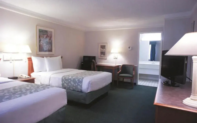 photo 2 of La Quinta Inn Georgetown
