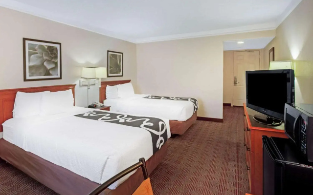 photo 5 of La Quinta Inn by Wyndham Houston Greenway Plaza Medical Area