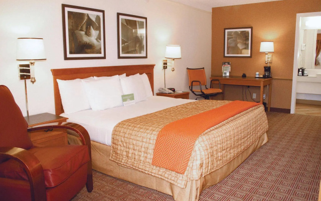 photo 3 of La Quinta Inn Houston Reliant/Medical Center
