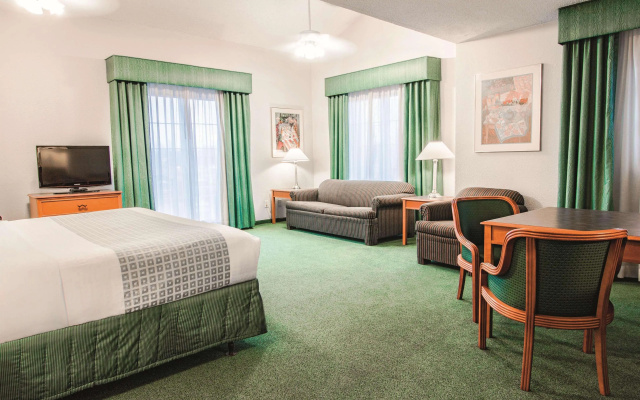 photo 5 of La Quinta Inn Indianapolis Airport / Lynhurst