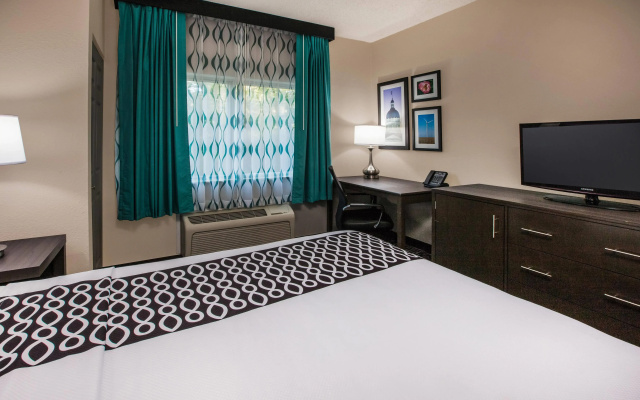 photo 4 of La Quinta Inn by Wyndham Indianapolis North at Pyramids