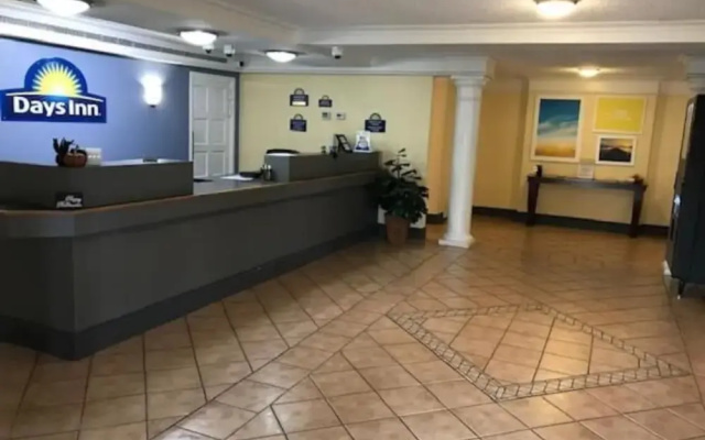 photo 2 of Days Inn by Wyndham Jacksonville Baymeadows