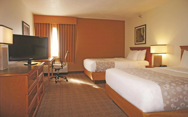 photo 3 of La Quinta Inn by Wyndham Kansas City North