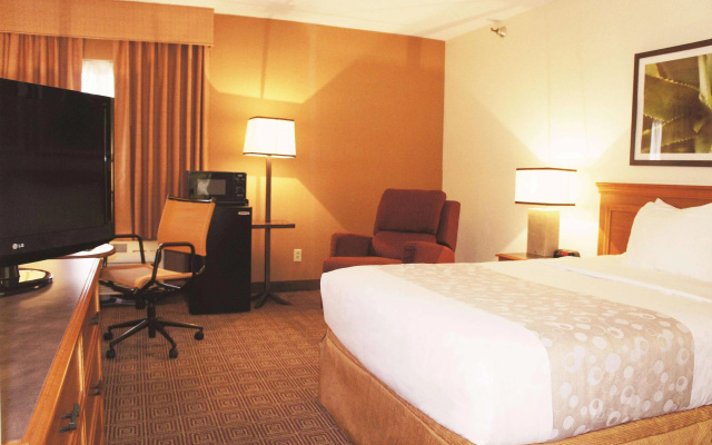 photo 5 of La Quinta Inn by Wyndham Kansas City North