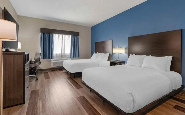 photo 3 of La Quinta Inn Louisville Airport 836