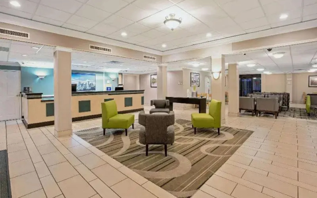photo 2 of La Quinta Inn Lynnwood