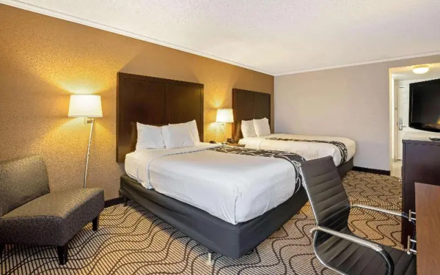 photo 3 of La Quinta Inn Lynnwood