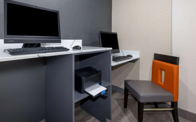 photo 4 of La Quinta Inn by Wyndham Lynnwood