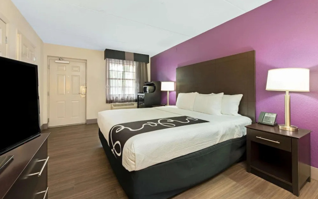 photo 5 of La Quinta Inn by Wyndham Miami Airport North