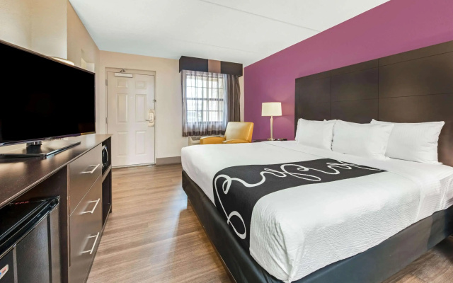 photo 3 of La Quinta Inn by Wyndham Miami Airport North