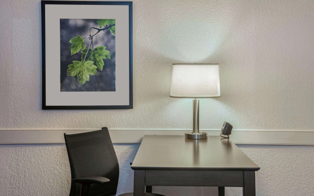 photo 5 of La Quinta Inn by Wyndham Miami Airport North