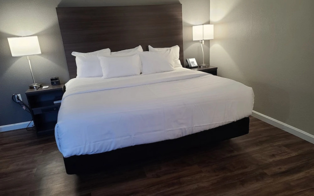 photo 4 of La Quinta Inn Milford