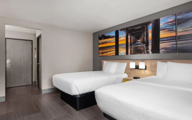 photo 3 of La Quinta Inn by Wyndham Milwaukee Airport / Oak Creek